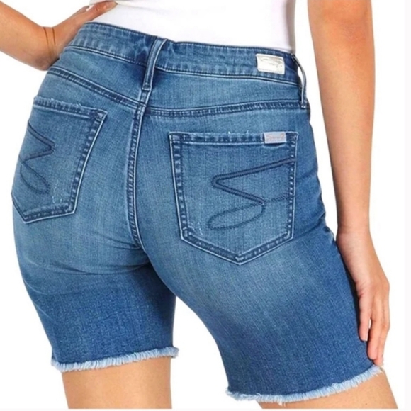 Seven7 Sunset Bermuda Fray Hem Jean Shorts Size 12 - Picture 4 of 13